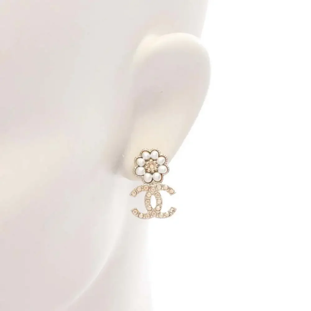 Chanel Cc Logo Flower Earrings Metal #266432C13B